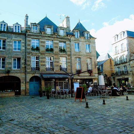 Gate House Lodge Dinan Bagian luar foto