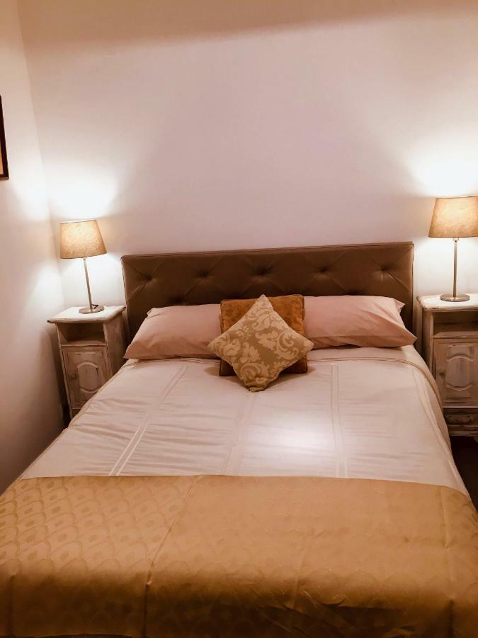 Gate House Lodge Dinan Bagian luar foto