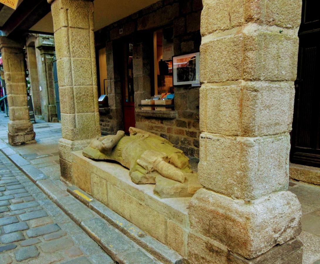Gate House Lodge Dinan Bagian luar foto