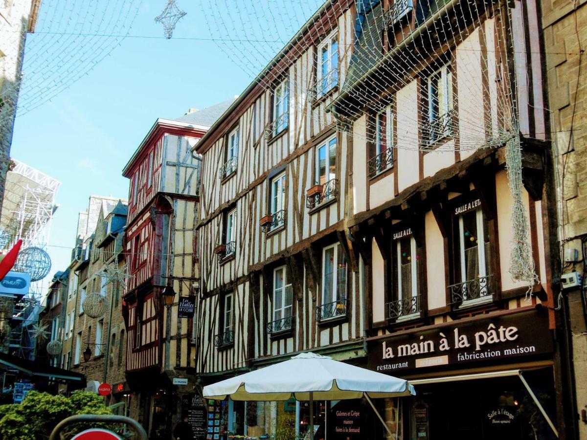 Gate House Lodge Dinan Bagian luar foto