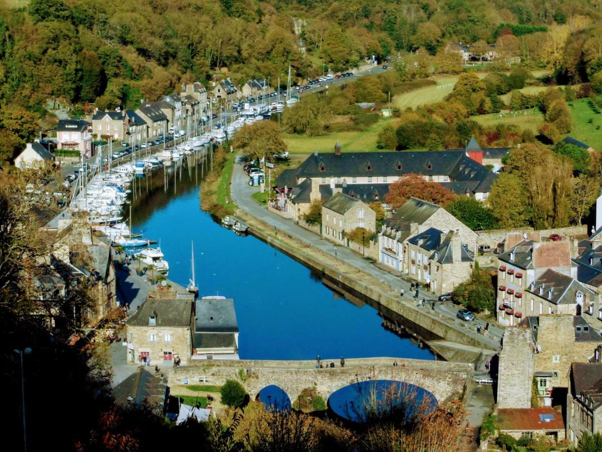 Gate House Lodge Dinan Bagian luar foto