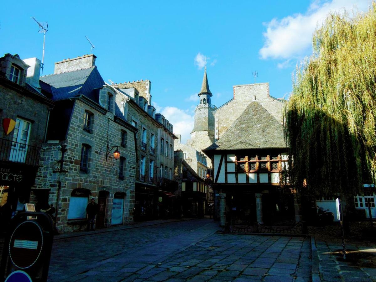 Gate House Lodge Dinan Bagian luar foto