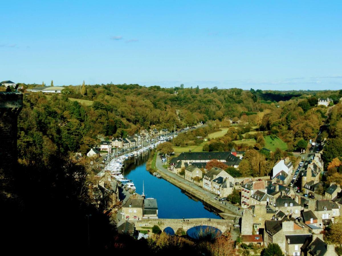 Gate House Lodge Dinan Bagian luar foto