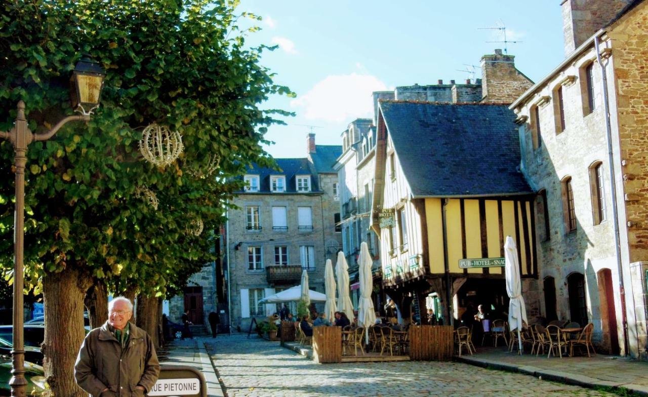 Gate House Lodge Dinan Bagian luar foto