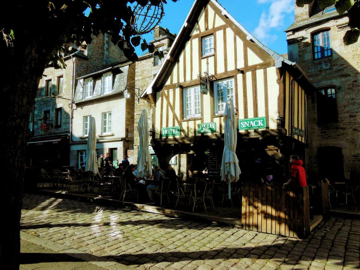 Gate House Lodge Dinan Bagian luar foto